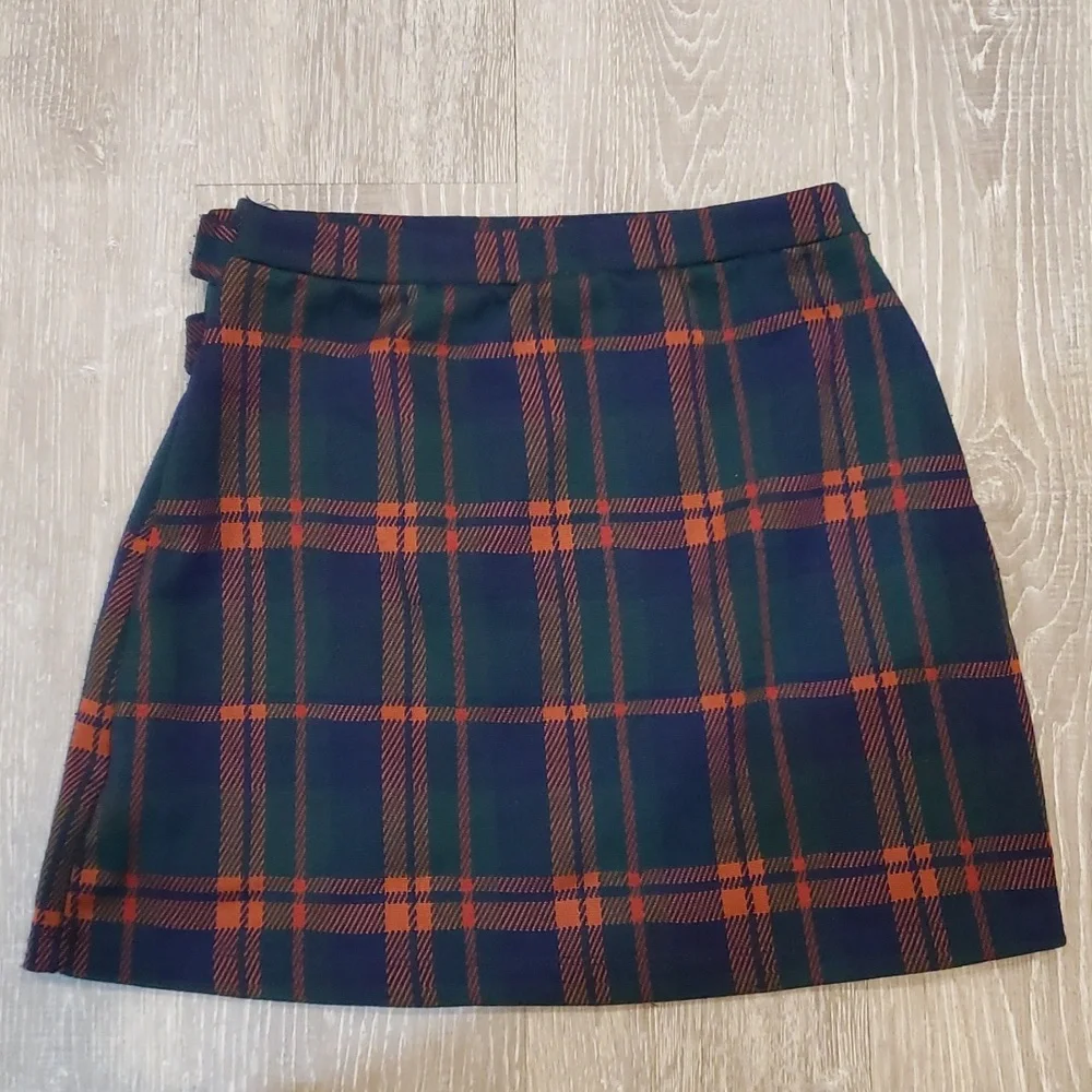 Plaid SO Skirt - Picture 2 of 4